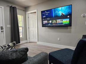 Homey 2br Home Near Dt & Airport